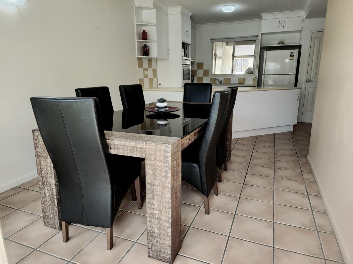 La Villa At Beach Court Airlie Beach Exterior foto